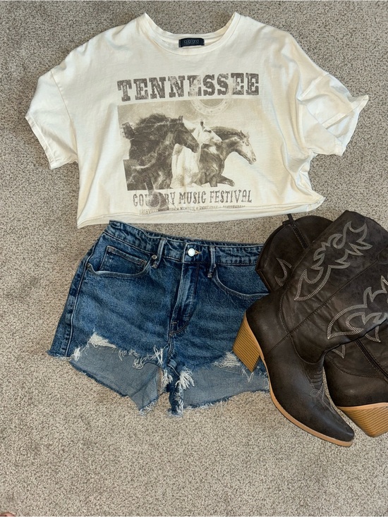 La la Land Tops - NEW Tennessee Country Music Festival Rodeo State Fair Crop Top Sz M